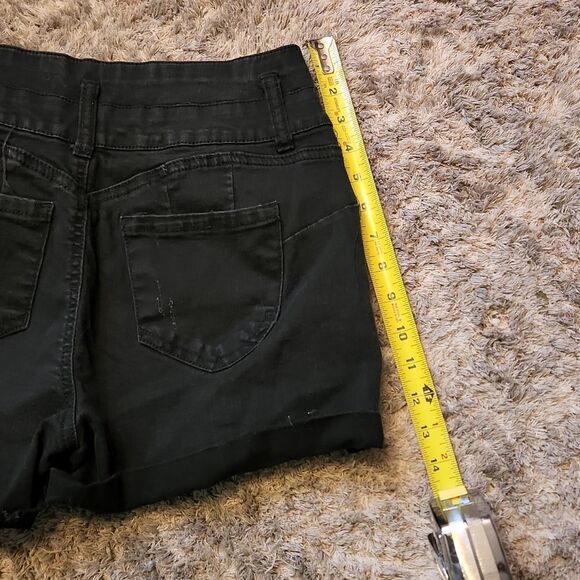 Refuge Black Denim Distressed Shorts - Picture 5 of 7